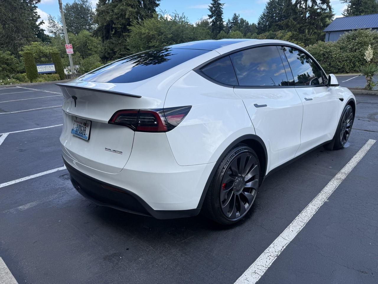 Model Y 4